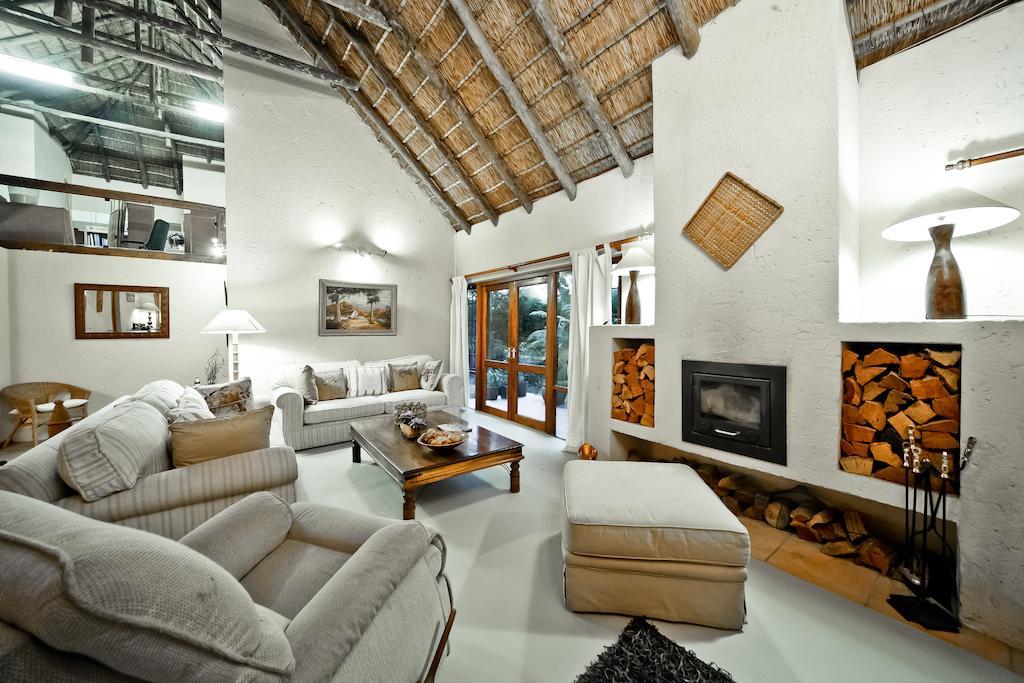 50 On Shepherd Boutique Guest House Sandton Esterno foto