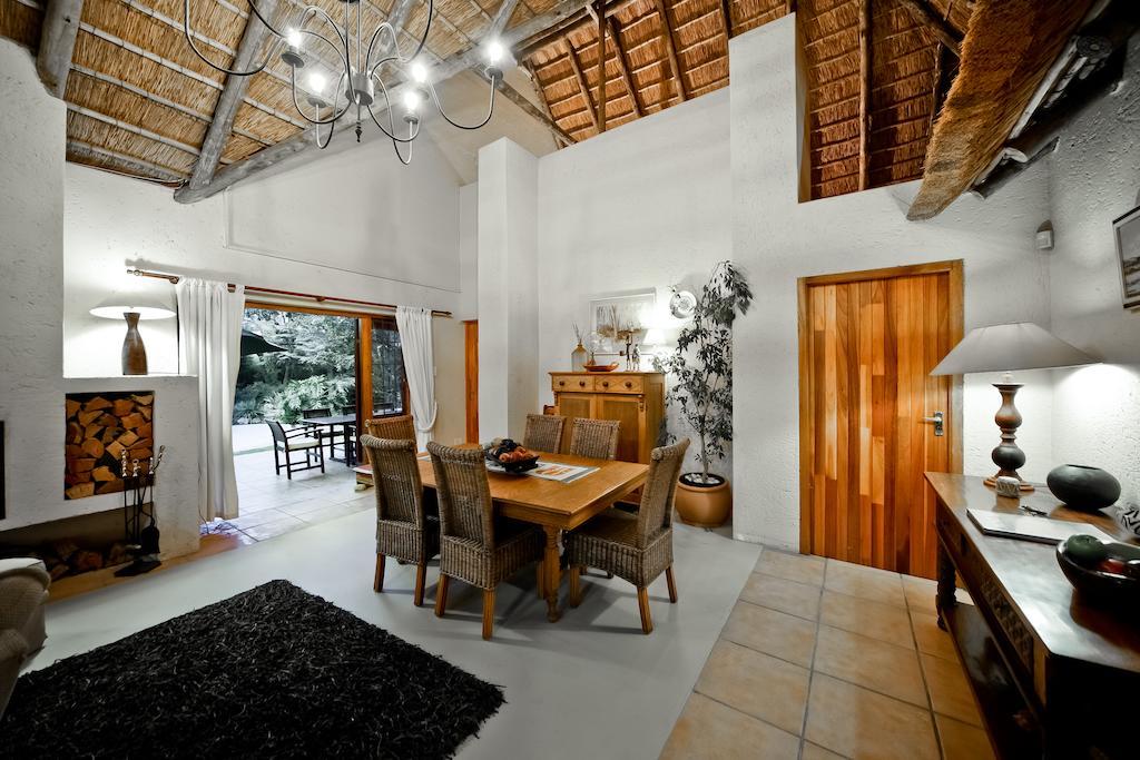 50 On Shepherd Boutique Guest House Sandton Esterno foto