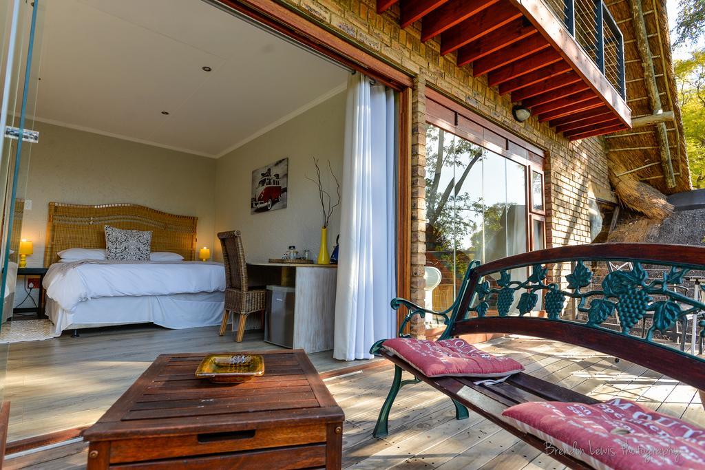 50 On Shepherd Boutique Guest House Sandton Esterno foto