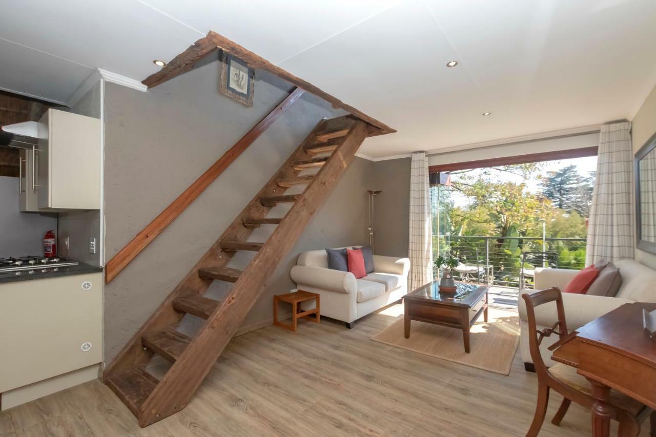 50 On Shepherd Boutique Guest House Sandton Esterno foto