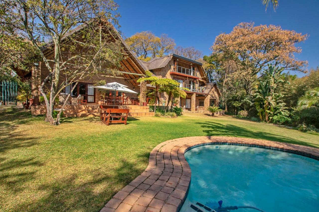 50 On Shepherd Boutique Guest House Sandton Esterno foto