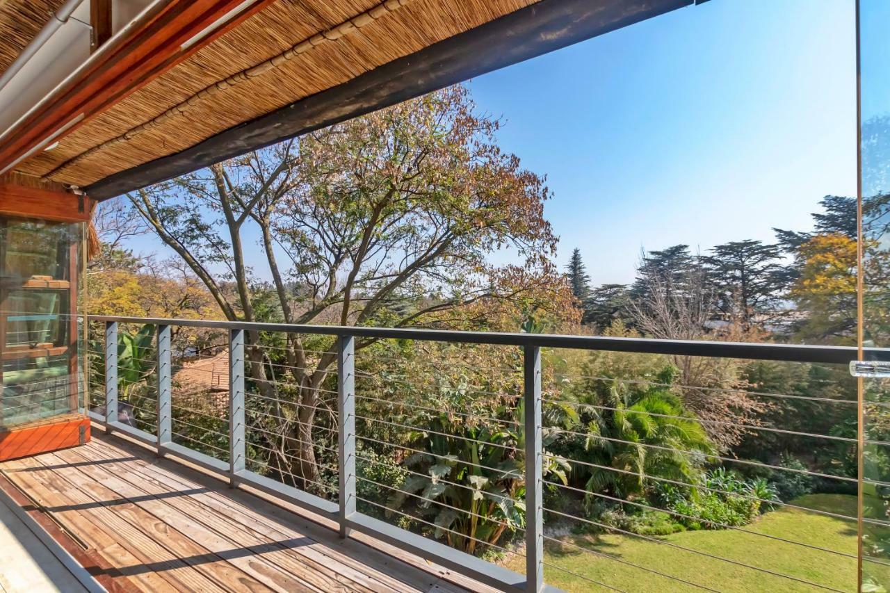 50 On Shepherd Boutique Guest House Sandton Esterno foto