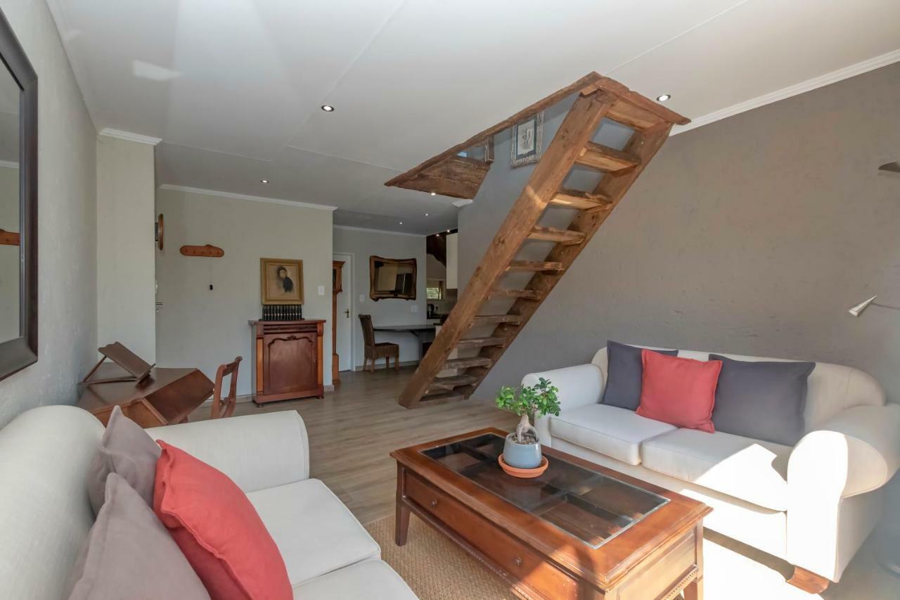 50 On Shepherd Boutique Guest House Sandton Esterno foto