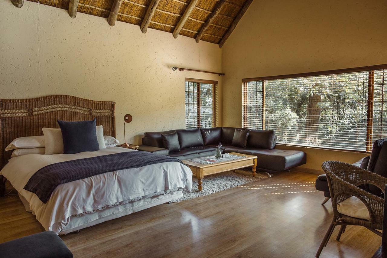 50 On Shepherd Boutique Guest House Sandton Esterno foto