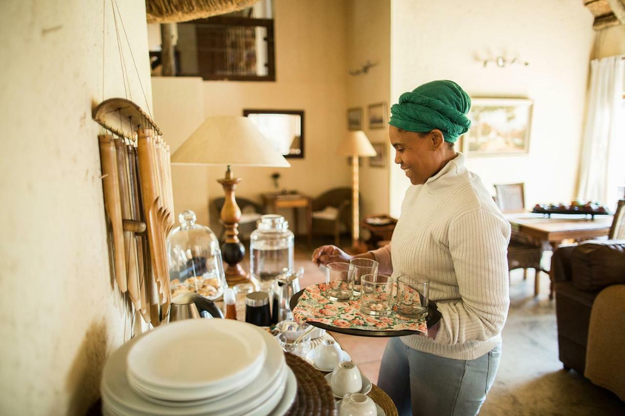 50 On Shepherd Boutique Guest House Sandton Esterno foto