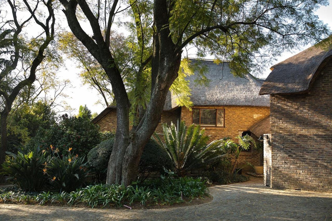 50 On Shepherd Boutique Guest House Sandton Esterno foto